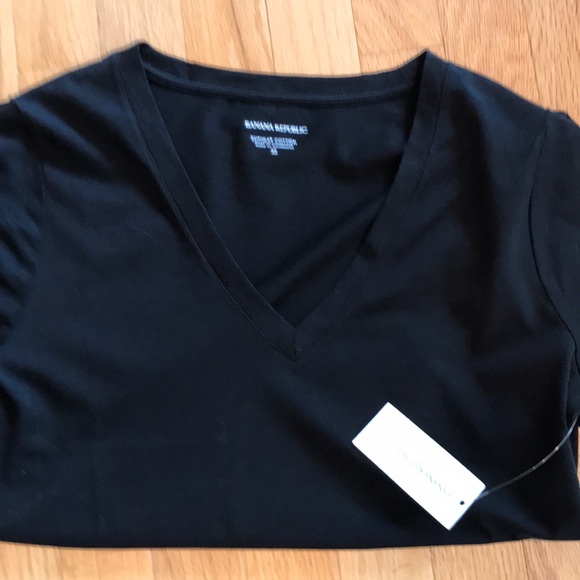 Tee Shirt by Banana Republic - Picture 1 of 9